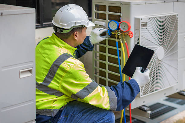 Professional Ductwork Repair technician working in Hartly, DE